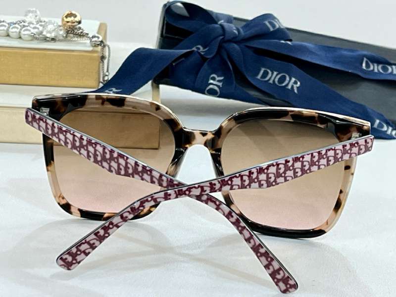 Picture of Dior Sunglasses _SKUfw56842370fw